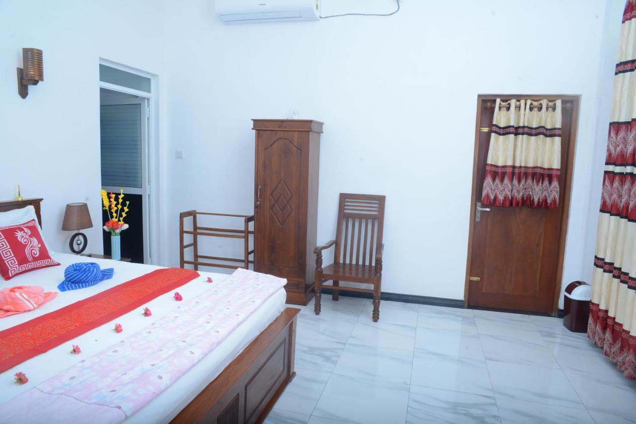Gold Sand Resort Bentota Esterno foto