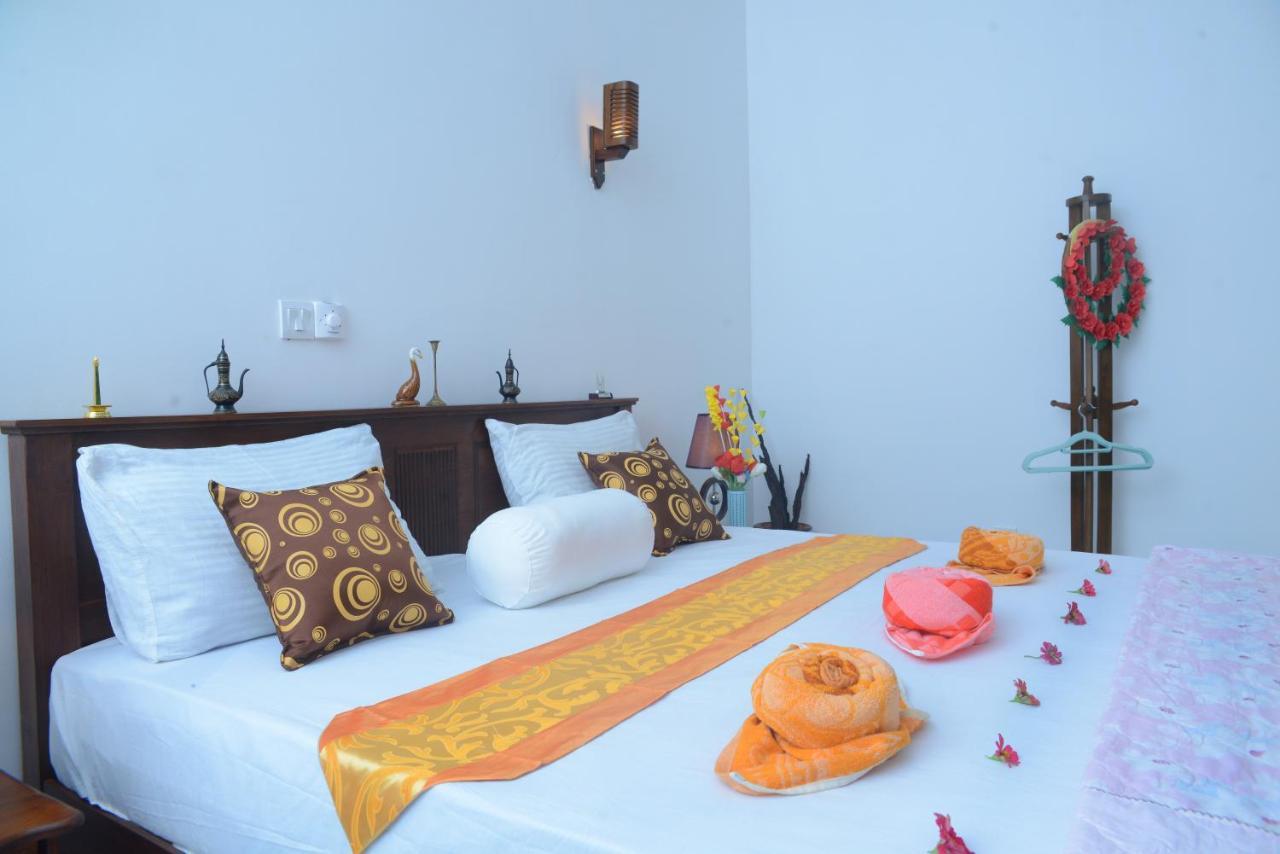 Gold Sand Resort Bentota Esterno foto