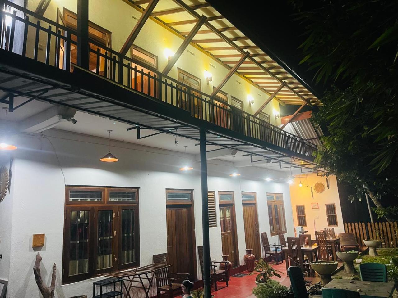Gold Sand Resort Bentota Esterno foto